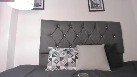 noah_johes online show from April 14, 2026, 3:23 am