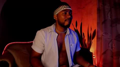 Snapshot of noah_jones__ chatting on December 21, 2024, 5:25 am Noah online show from December 21, 2024, 5:25 am