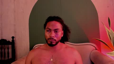 Snapshot of noah_jones__ chatting on January 20, 2025, 10:15 pm Noah online show from January 20, 2025, 10:15 pm