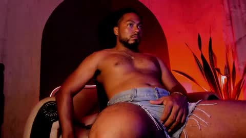 Snapshot of noah_jones__ chatting on January 22, 2025, 3:31 am Noah online show from January 22, 2025, 3:31 am