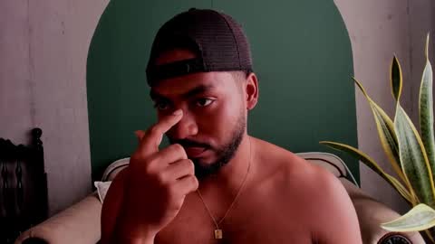 Snapshot of noah_jones__ chatting on February 7, 2025, 7:06 pm Noah online show from February 7, 2025, 7:06 pm