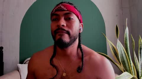 Snapshot of noah_jones__ chatting on February 14, 2025, 9:43 pm Noah online show from February 14, 2025, 9:43 pm