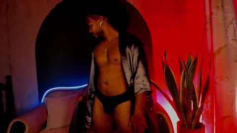 Snapshot of noah_jones__ chatting on February 27, 2025, 12:54 am Noah online show from February 27, 2025, 12:54 am