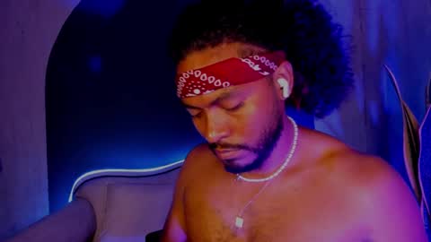 Snapshot of noah_jones__ chatting on March 5, 2025, 1:42 am Noah online show from March 5, 2025, 1:42 am