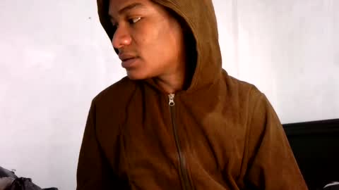 Noah Millers online show from October 14, 2025, 4:02 am