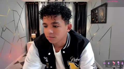 Snapshot of noah_smith04 chatting on February 22, 2025, 1:57 pm noah_smith04 online show from February 22, 2025, 1:57 pm