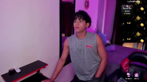 Snapshot of noah_smith04 chatting on October 4, 2025, 9:02 pm noah_smith04 online show from October 4, 2025, 9:02 pm