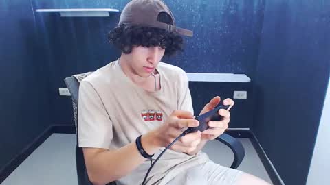 noah_sokolov online show from December 18, 2025, 3:29 pm