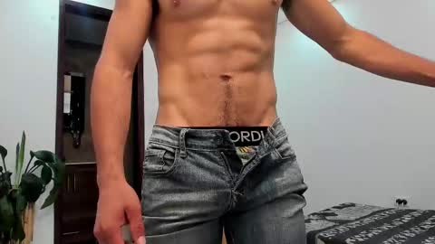 LIAM- noah online show from November 6, 2025, 1:12 pm