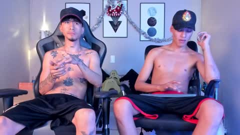 noahdaviss online show from December 7, 2024, 11:34 pm