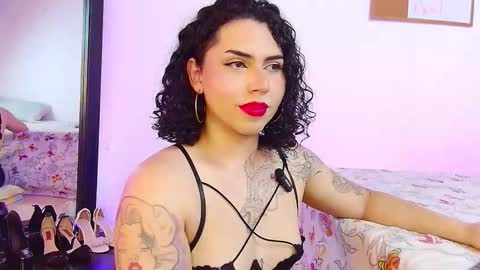 noahmonroe_11 online show from November 23, 2025, 7:46 pm