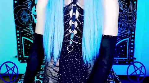 caroline online show from February 10, 2025, 10:20 am