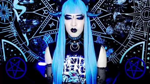 caroline online show from February 26, 2025, 5:31 am