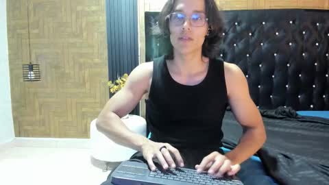 Snapshot of noha_castellano chatting on February 27, 2026, 3:28 am online show from February 27, 2026, 3:28 am