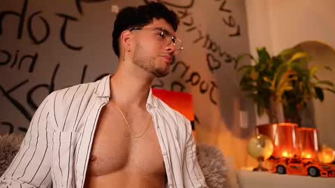 kevin online show from October 8, 2025, 11:24 pm