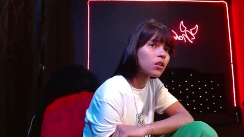 Noha Thomson online show from November 18, 2025, 4:39 am