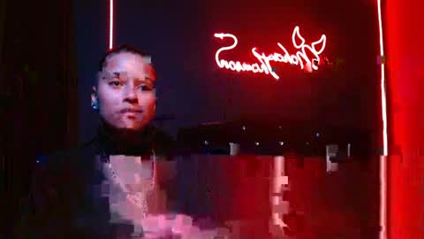 Snapshot of noha_thomson chatting on April 22, 2026, 11:06 pm Noha Thomson online show from April 22, 2026, 11:06 pm