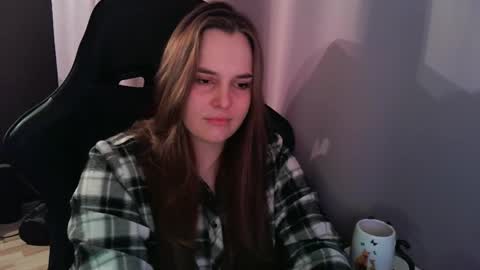 noir_ember_ online show from October 17, 2025, 12:41 pm