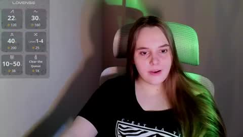 noir_ember_ online show from June 18, 2026, 6:34 pm