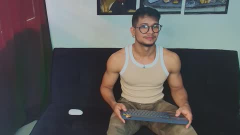 Im Nolan  online show from November 6, 2025, 1:12 pm