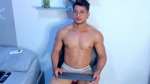 Snapshot of nolan_joness chatting on June 18, 2026, 1:17 am Im Nolan online show from June 18, 2026, 1:17 am