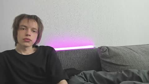 nolan_sagee online show from May 19, 2026, 6:42 am
