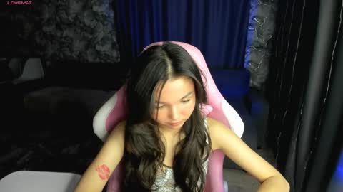 nomi online show from April 15, 2026, 7:21 pm