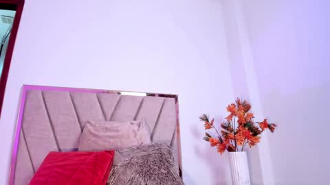 Nora Da Silva online show from December 14, 2024, 12:44 am