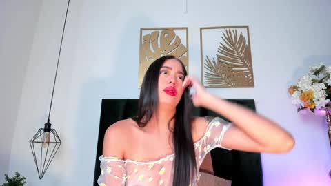 Nora Da Silva online show from February 4, 2025, 1:02 am