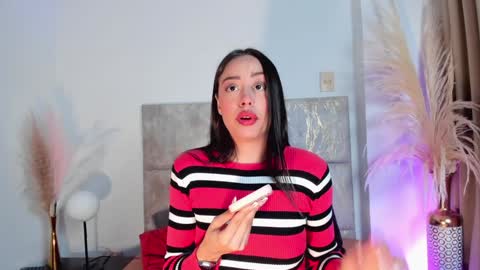 Nora Da Silva online show from February 5, 2025, 1:15 am