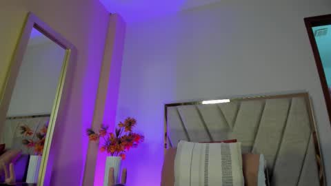 Nora Da Silva online show from October 23, 2025, 12:10 am