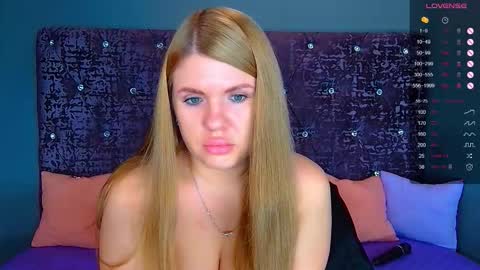 Snapshot of norabigas chatting on October 5, 2025, 1:48 am Nora online show from October 5, 2025, 1:48 am