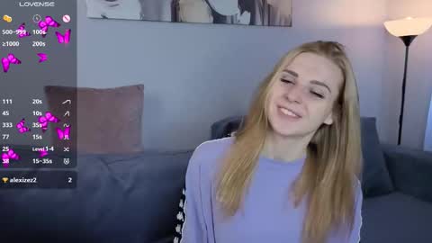 Snapshot of noradunn chatting on September 28, 2025, 10:31 am Elina online show from September 28, 2025, 10:31 am