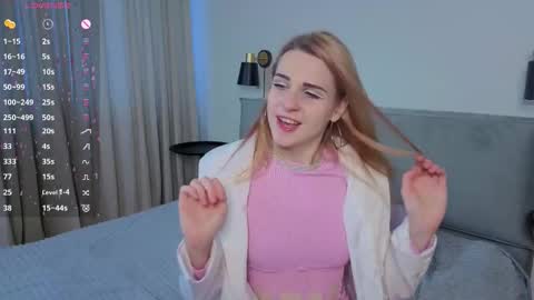 Snapshot of noradunn chatting on November 4, 2025, 10:47 am Elina online show from November 4, 2025, 10:47 am