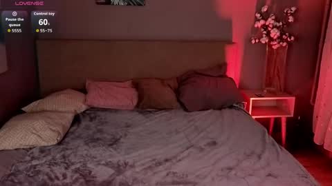 Nora online show from May 13, 2026, 5:49 am