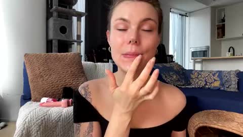 Snapshot of nordicbelle chatting on April 14, 2026, 2:34 pm Nordic Belle online show from April 14, 2026, 2:34 pm