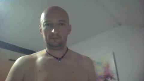 nordicrunner76 online show from May 18, 2026, 10:04 pm