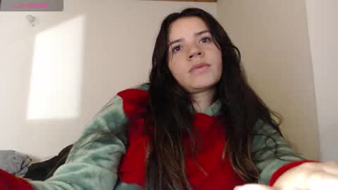 noreen_ online show from November 18, 2025, 3:23 am