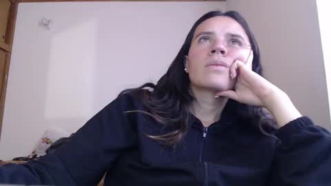 noreen_ online show from December 16, 2025, 8:25 pm