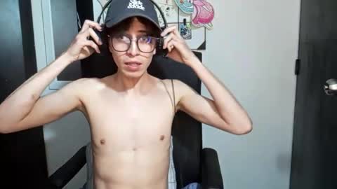 Snapshot of norehg__ chatting on September 19, 2025, 8:49 am Norehg online show from September 19, 2025, 8:49 am