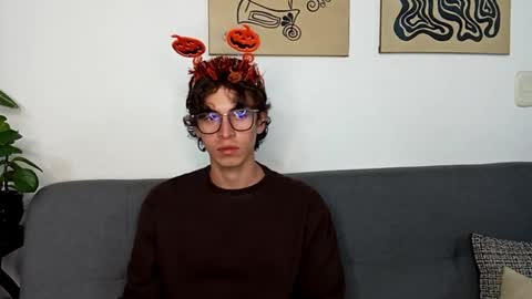 Snapshot of norehg__ chatting on October 17, 2025, 11:51 pm Norehg online show from October 17, 2025, 11:51 pm