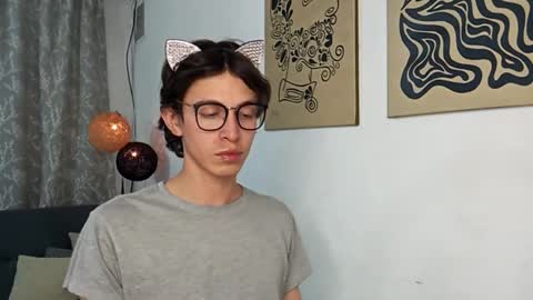 Snapshot of norehg__ chatting on October 19, 2025, 12:22 am Norehg online show from October 19, 2025, 12:22 am