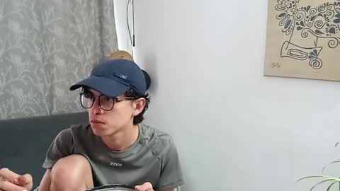 Snapshot of norehg__ chatting on October 21, 2025, 9:15 pm Norehg online show from October 21, 2025, 9:15 pm