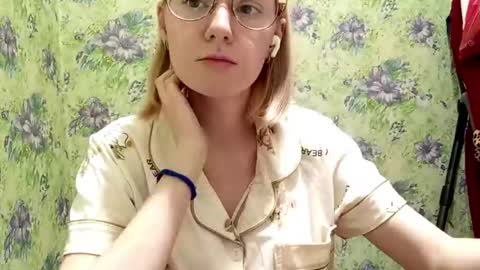 Snapshot of norinebaeza chatting on October 27, 2025, 8:40 am Lola online show from October 27, 2025, 8:40 am