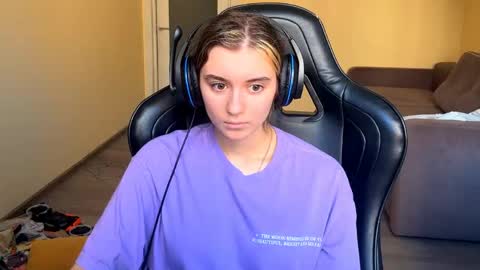 Elena online show from April 16, 2026, 6:03 am