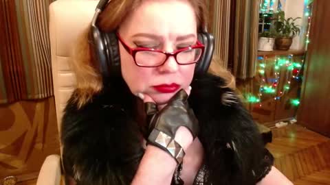 miss Tress online show from December 14, 2025, 10:36 pm