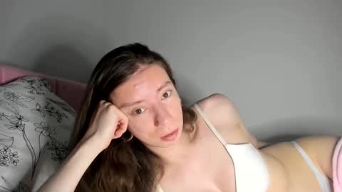 Snapshot of nortar9766 chatting on December 15, 2024, 1:24 am Emily snow online show from December 15, 2024, 1:24 am