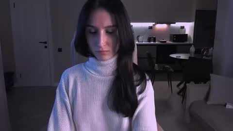 Hazel online show from November 4, 2025, 6:18 pm