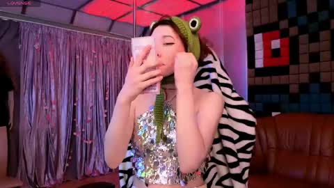 Snapshot of northern_moon chatting on May 28, 2026, 8:22 am northern_moon online show from May 28, 2026, 8:22 am