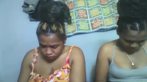 nosminah01 online show from September 13, 2025, 5:02 pm